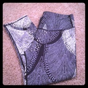 GUC: Fabletics workout capris. Size small.